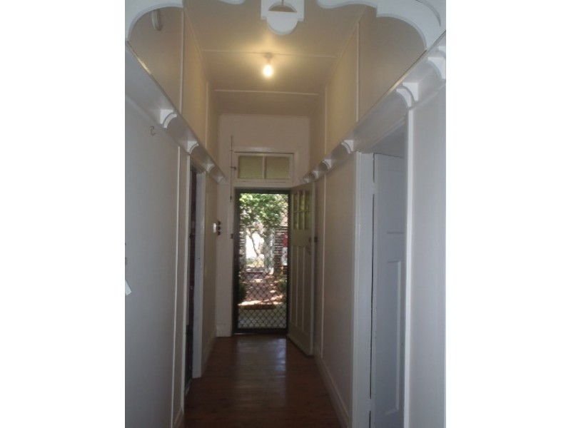 24 White Street, Tamworth NSW 2340