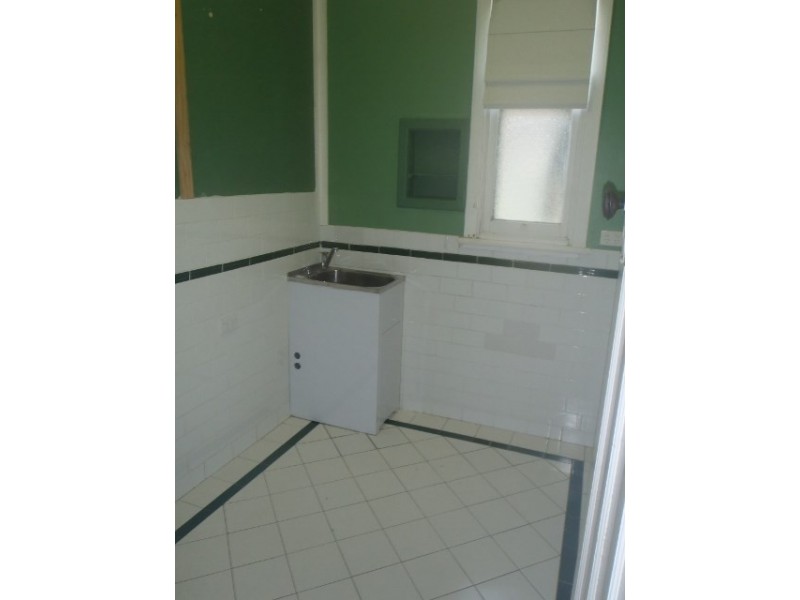 24 White Street, Tamworth NSW 2340