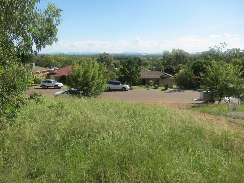 60 Valley Drive, Tamworth NSW 2340