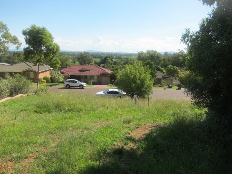 60 Valley Drive, Tamworth NSW 2340