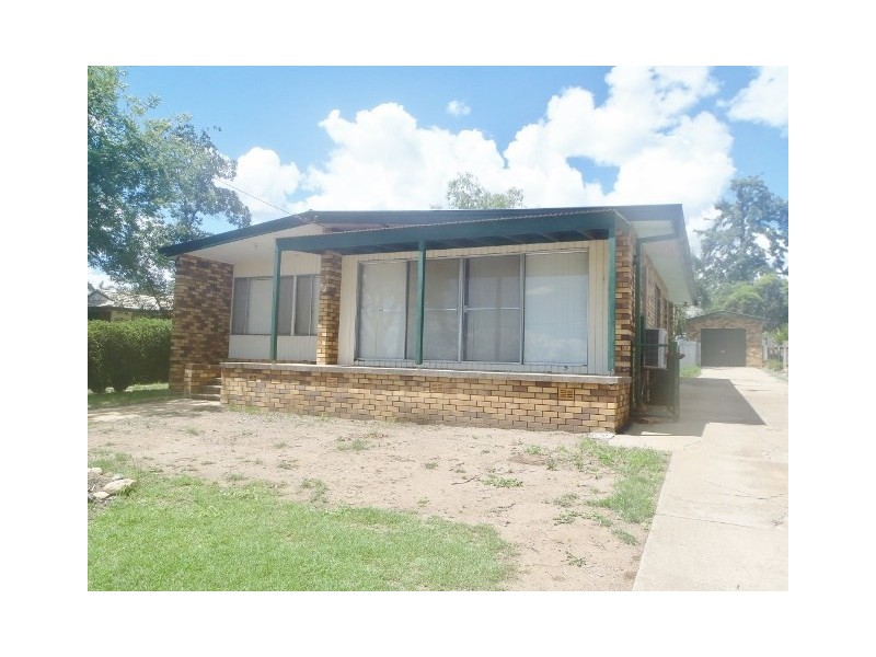 42 Manilla Road, Tamworth NSW 2340