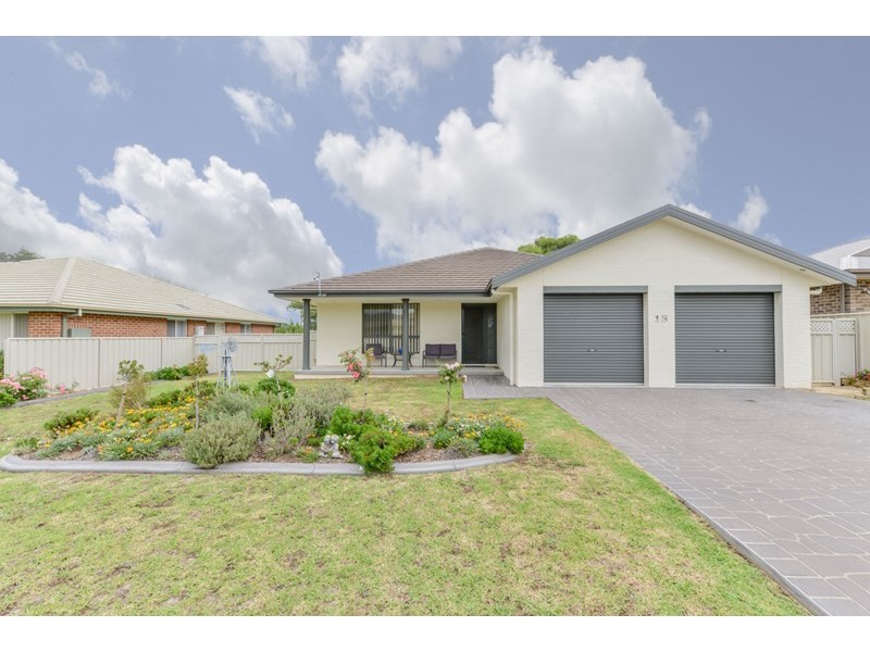 18 Wagonia Drive, Kootingal NSW 2352