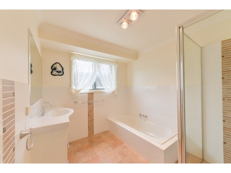 18 Wagonia Drive, Kootingal NSW 2352