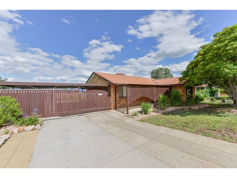 5 Wylie Place, Westdale NSW 2340