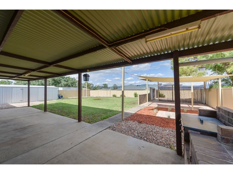 5 Wylie Place, Westdale NSW 2340
