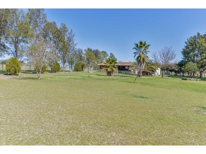 16 Ralfe Road, Tamworth NSW 2340