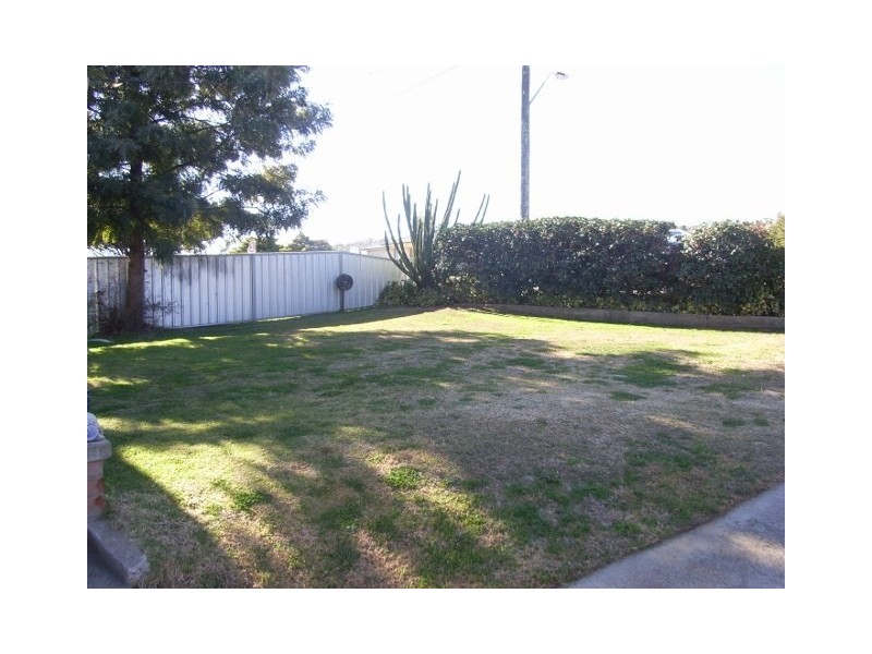 13 Peel Street, Tamworth NSW 2340