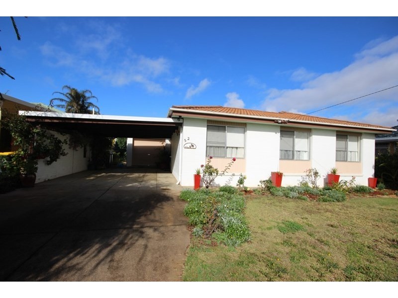 52 Kinarra Street, Tamworth NSW 2340