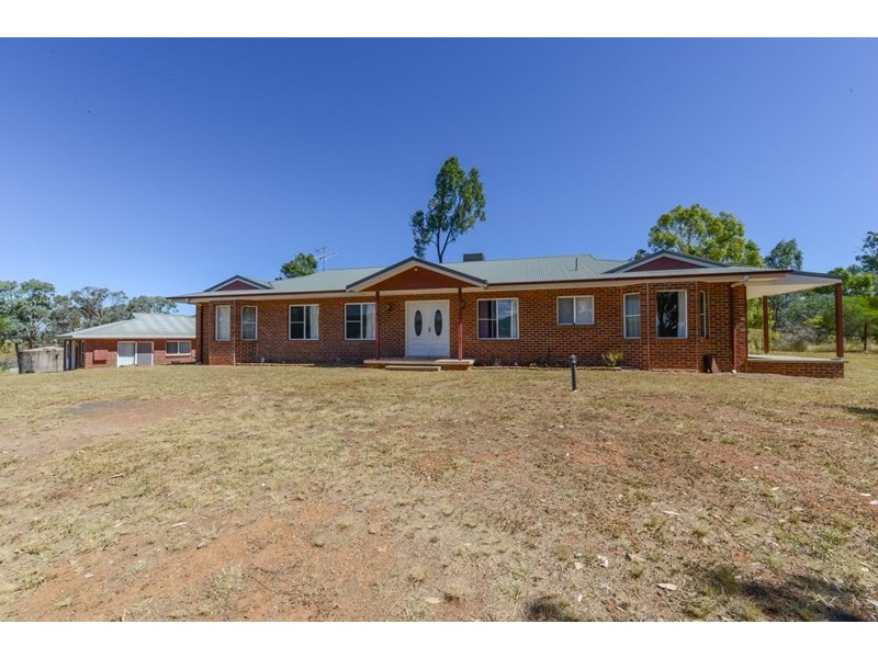 166 Tullamore Road, Tamworth NSW 2340