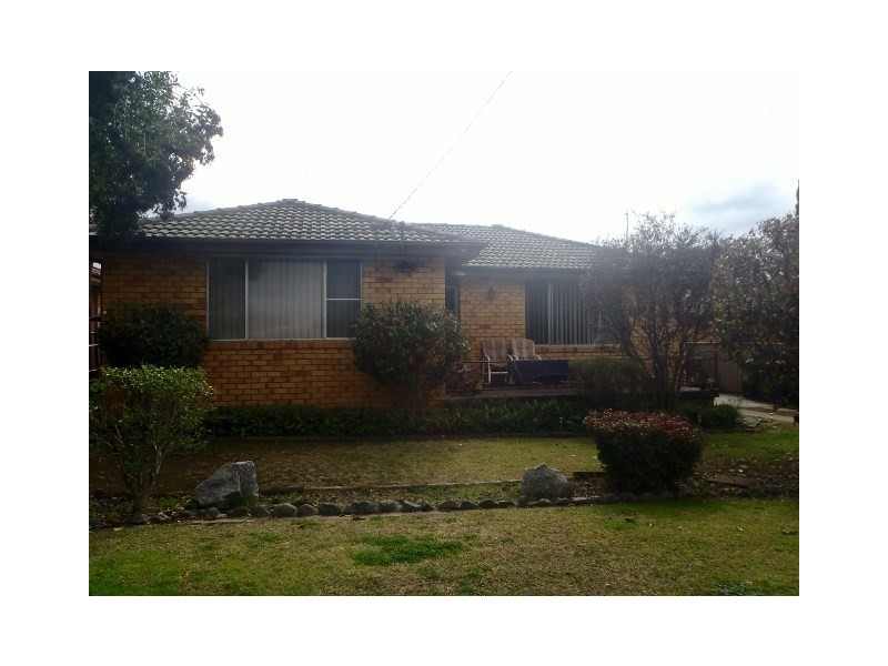 15 Larool Street, Tamworth NSW 2340