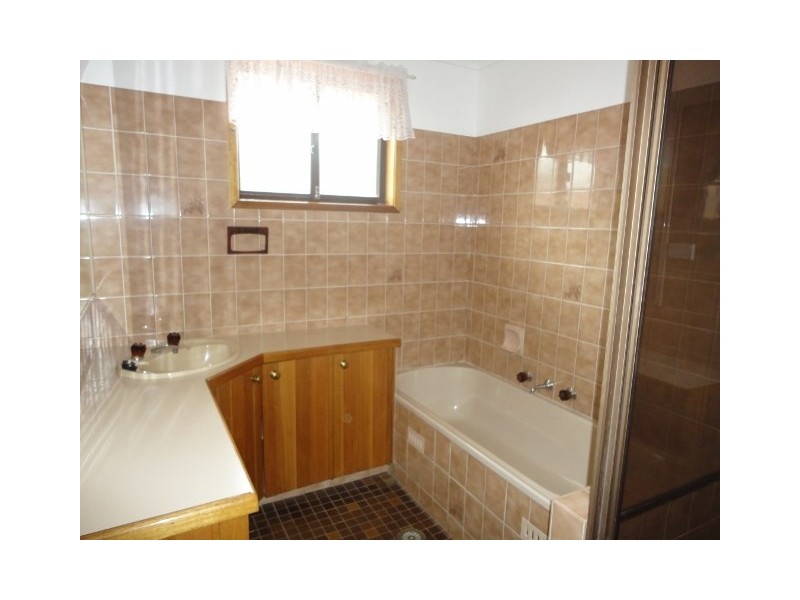 15 Glengarvin Drive, Tamworth NSW 2340