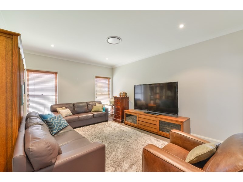 38 The Grange, Tamworth NSW 2340