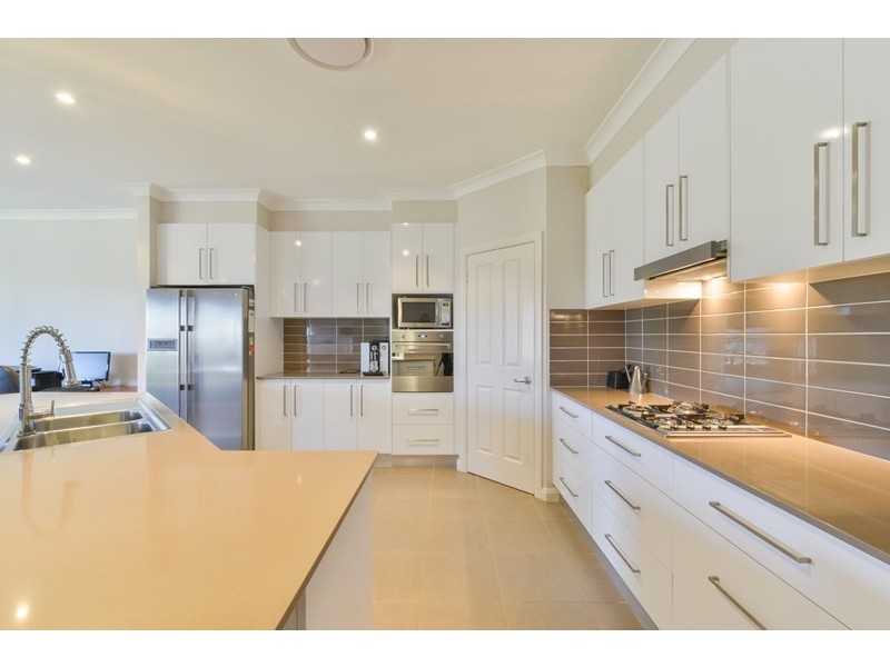 38 The Grange, Tamworth NSW 2340