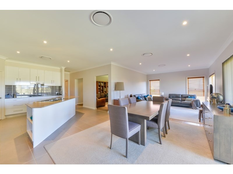 38 The Grange, Tamworth NSW 2340