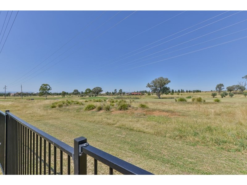 38 The Grange, Tamworth NSW 2340