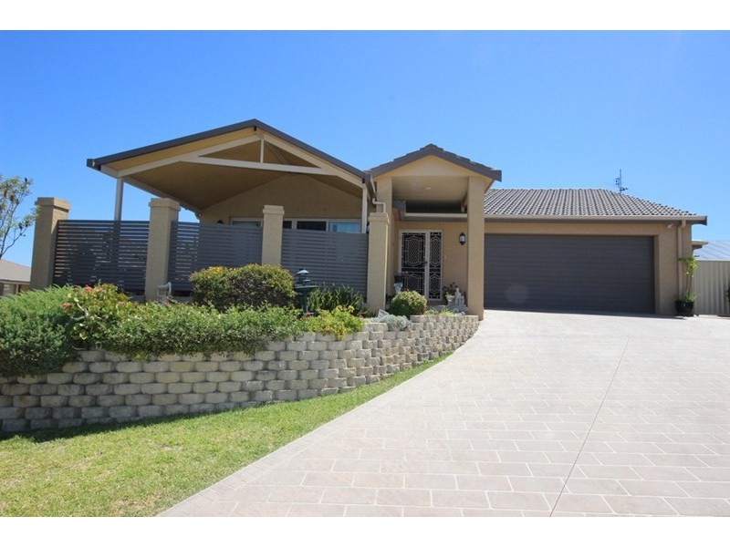 1 Warrabah Close, Tamworth NSW 2340
