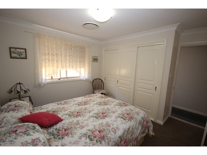 1 Warrabah Close, Tamworth NSW 2340