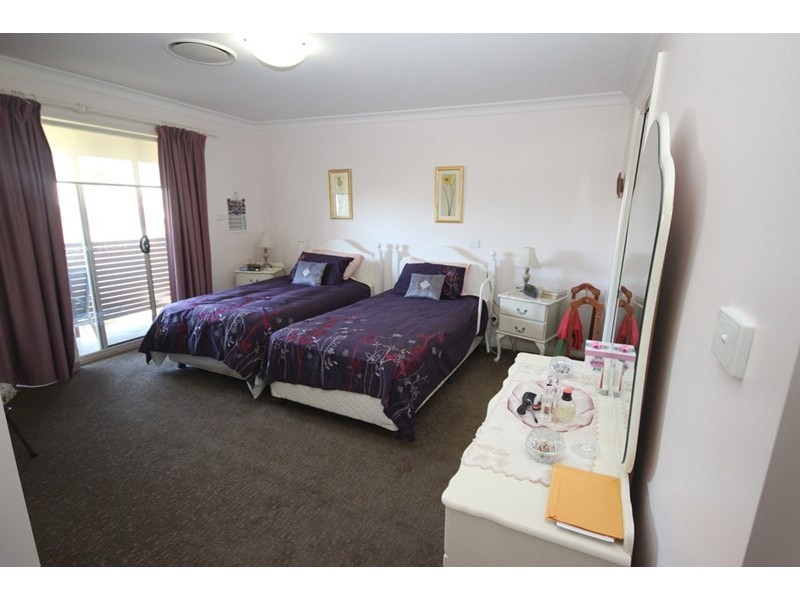 1 Warrabah Close, Tamworth NSW 2340