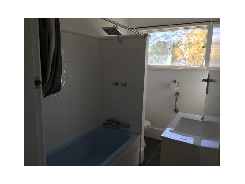 5 Churchill Street, Tamworth NSW 2340