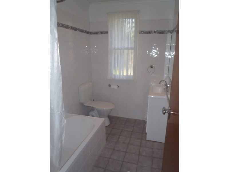 208 Manilla Road, Tamworth NSW 2340