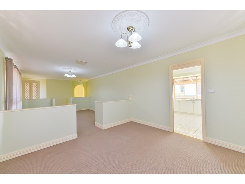 8 Brolga Way, Tamworth NSW 2340