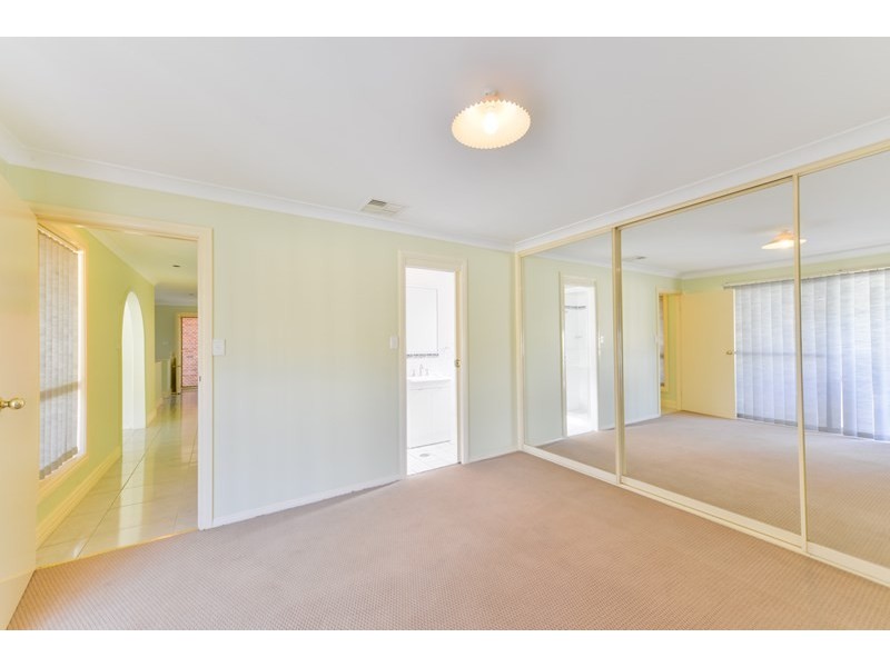 8 Brolga Way, Tamworth NSW 2340