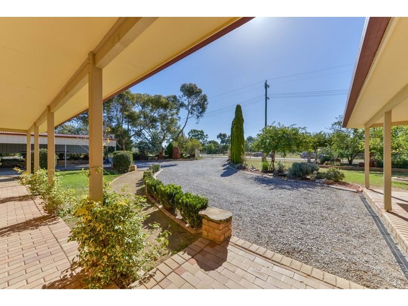 2 Palmer Drive, Tamworth NSW 2340