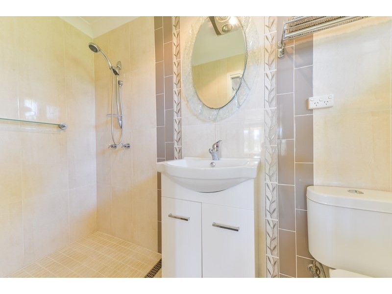 2 Palmer Drive, Tamworth NSW 2340