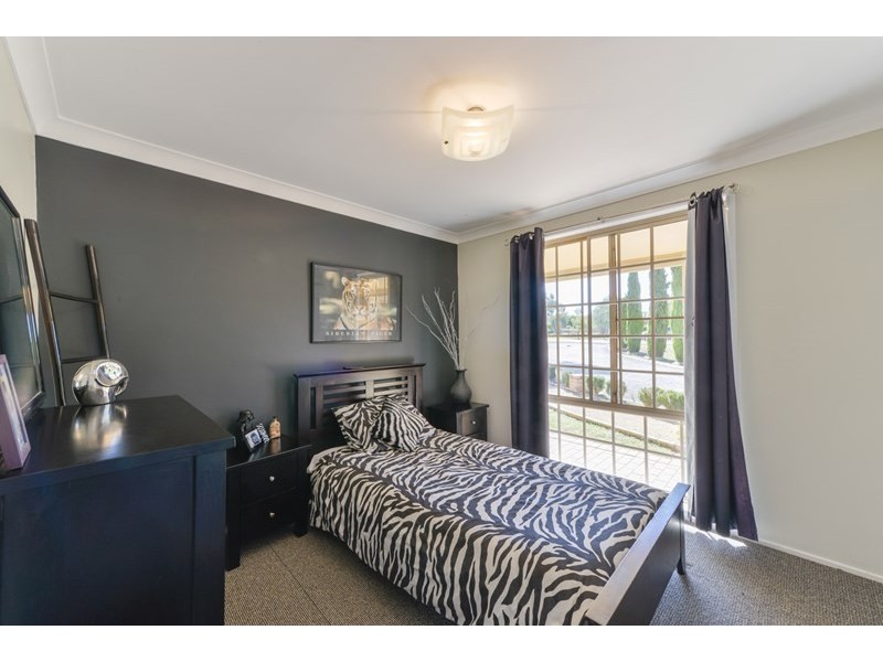 2 Palmer Drive, Tamworth NSW 2340