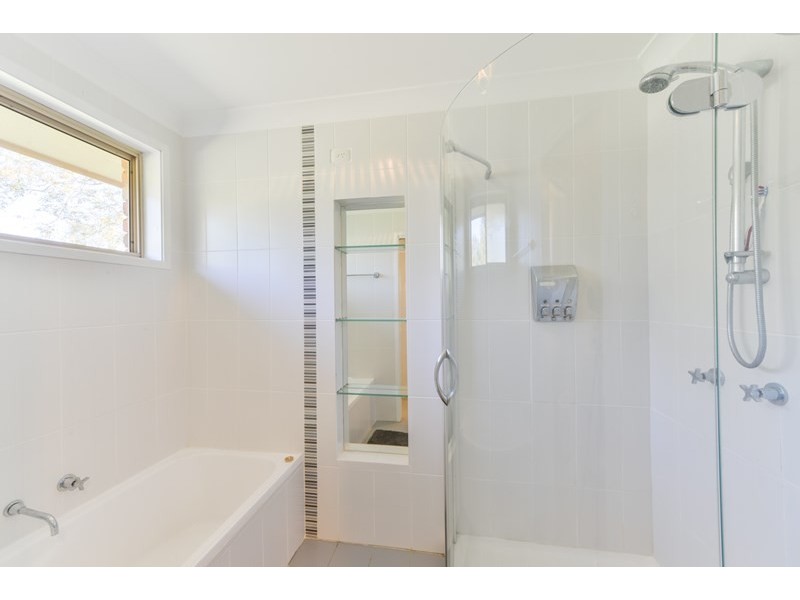 2 Palmer Drive, Tamworth NSW 2340