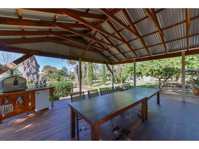 2 Palmer Drive, Tamworth NSW 2340