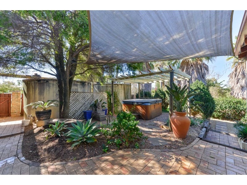 2 Palmer Drive, Tamworth NSW 2340