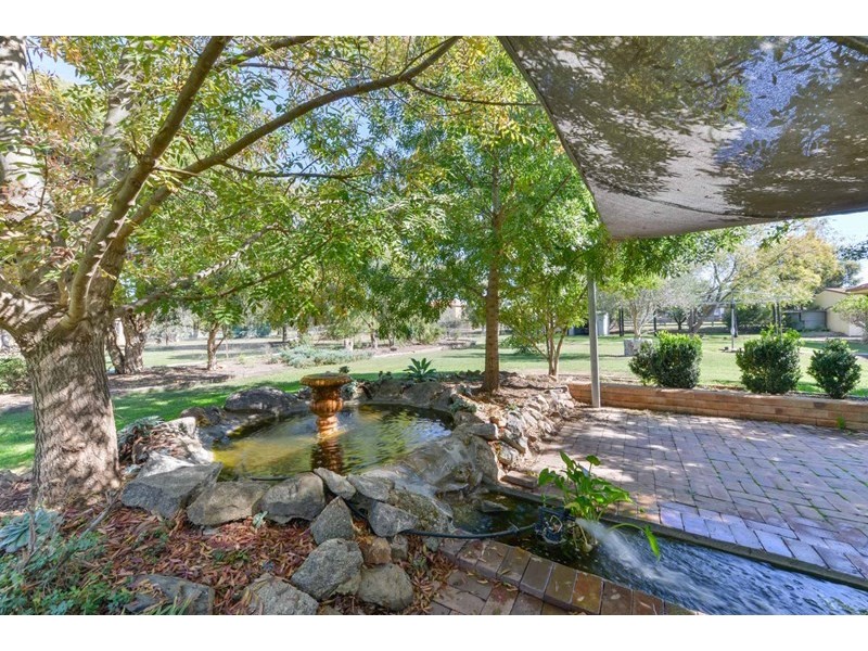 2 Palmer Drive, Tamworth NSW 2340