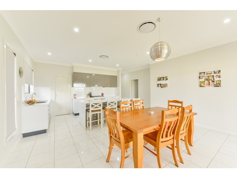 15 Sanctuary Place, Tamworth NSW 2340