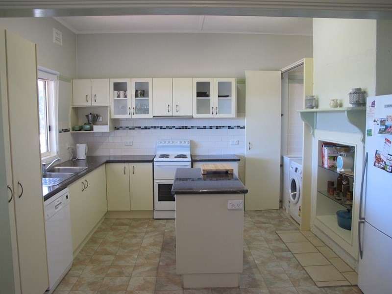 129 Denison Street, Tamworth NSW 2340