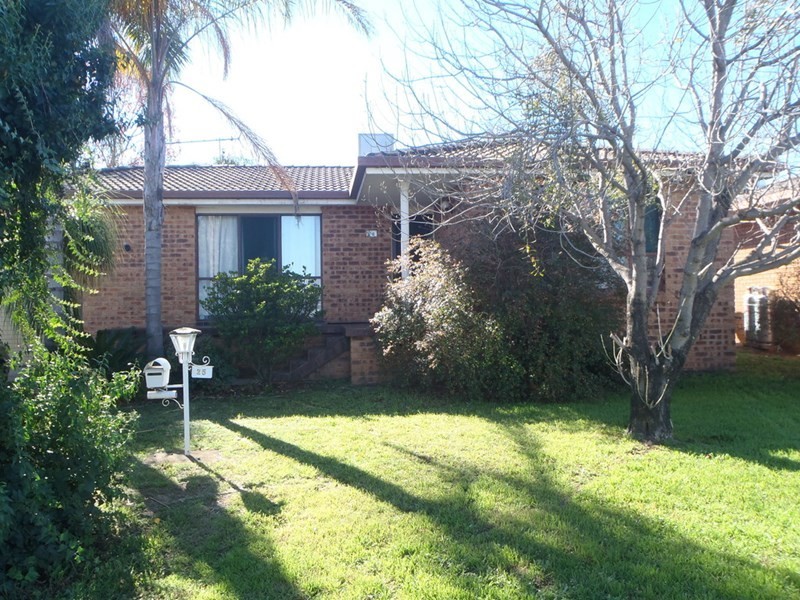 25 Fisher Road, Tamworth NSW 2340