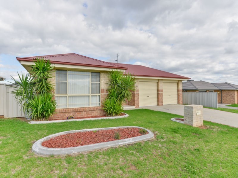 19 Orley Drive, Tamworth NSW 2340