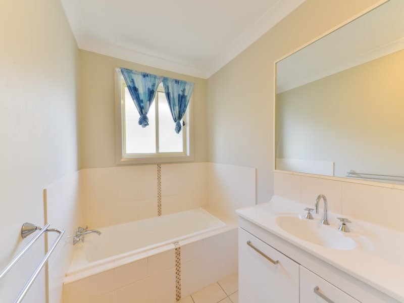 19 Orley Drive, Tamworth NSW 2340