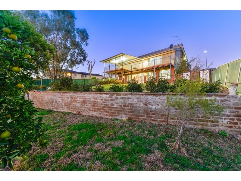 25 Woodbry Crescent, Tamworth NSW 2340