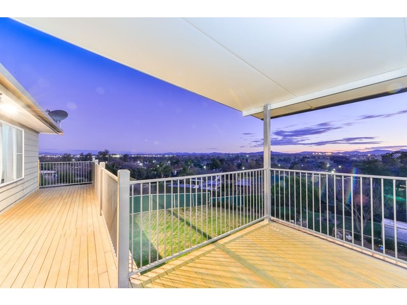 25 Woodbry Crescent, Tamworth NSW 2340