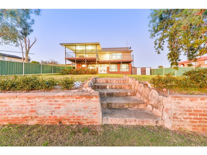 25 Woodbry Crescent, Tamworth NSW 2340