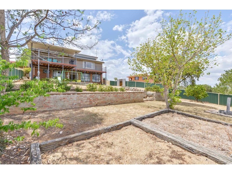 25 Woodbry Crescent, Tamworth NSW 2340