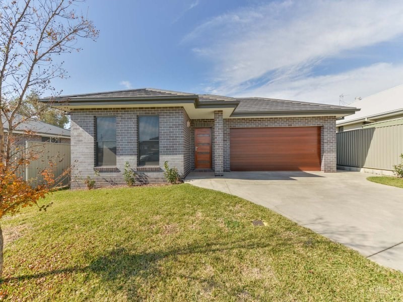 15 Sanctuary Place, Tamworth NSW 2340