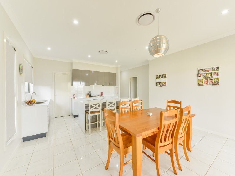 15 Sanctuary Place, Tamworth NSW 2340