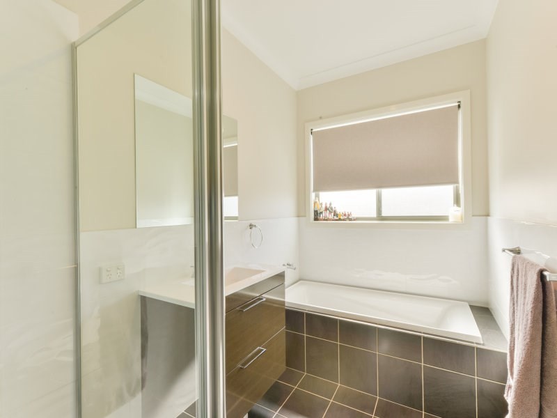 15 Sanctuary Place, Tamworth NSW 2340