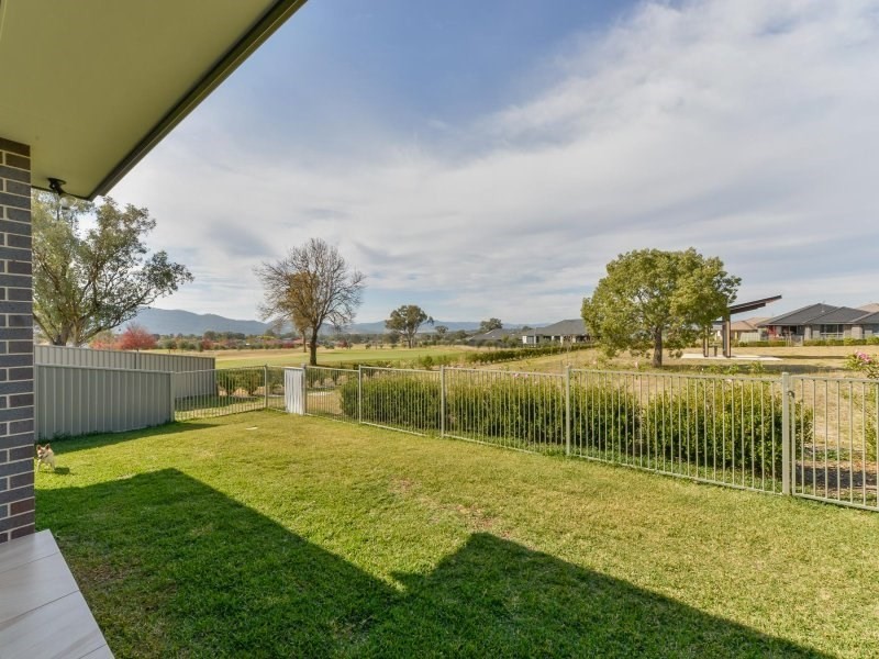 15 Sanctuary Place, Tamworth NSW 2340