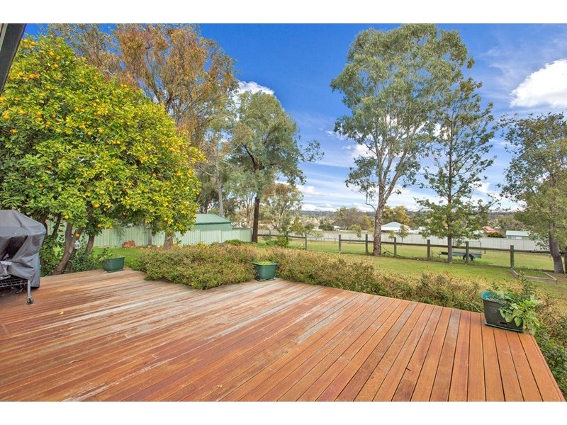 37 Valley Drive, Tamworth NSW 2340