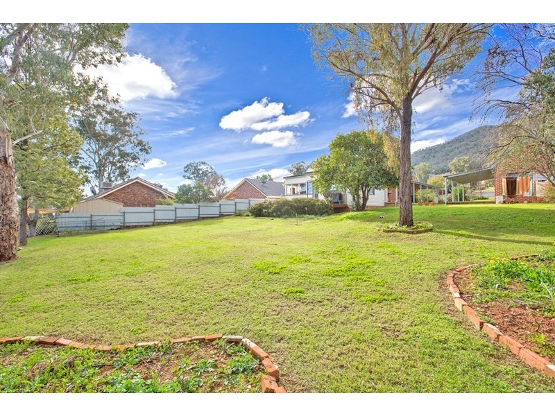 37 Valley Drive, Tamworth NSW 2340