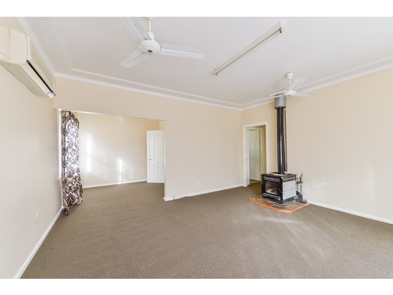 12 Churchill Street, Tamworth NSW 2340
