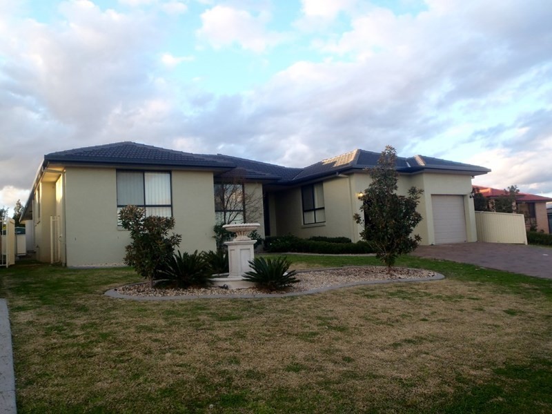 12 Merrinee Place, Tamworth NSW 2340